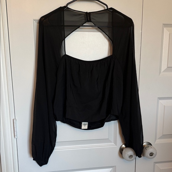 Express Tops - NWT Express Black Long Sleeve Cropped Blouse Sz XL